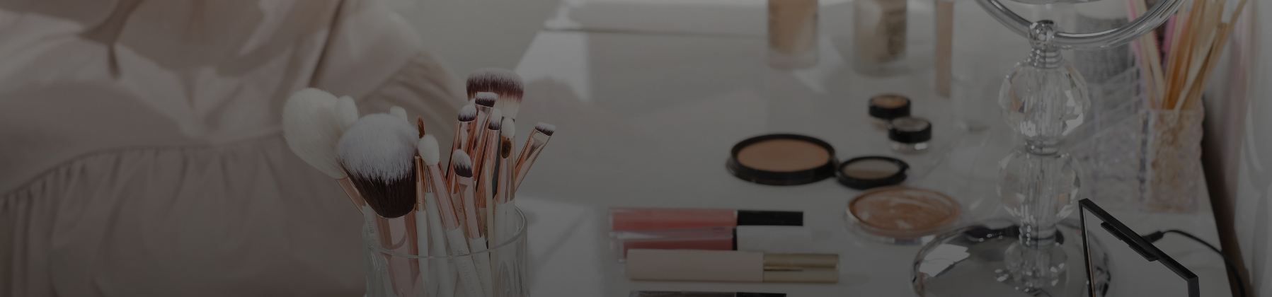 Unveiling the Brush of Protection:  The Art of Makeup Artist Contracts | Foundd Legal